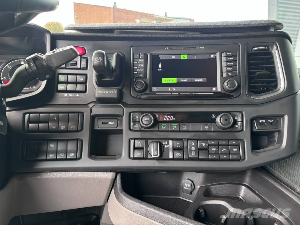 Scania R560 6x4  HCT وحدات الجر