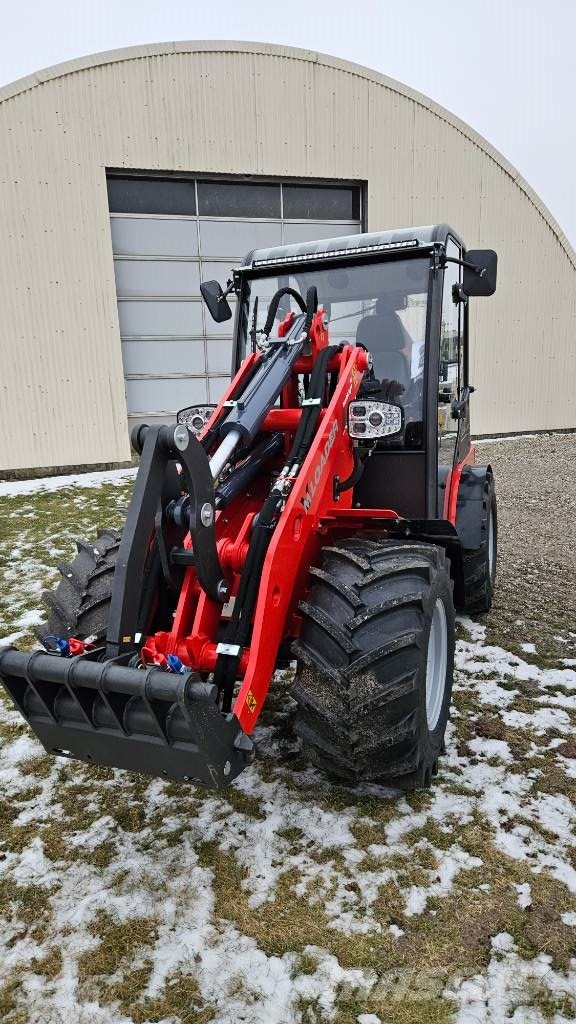 VM Loader 1038 LXC لوادر صغيرة