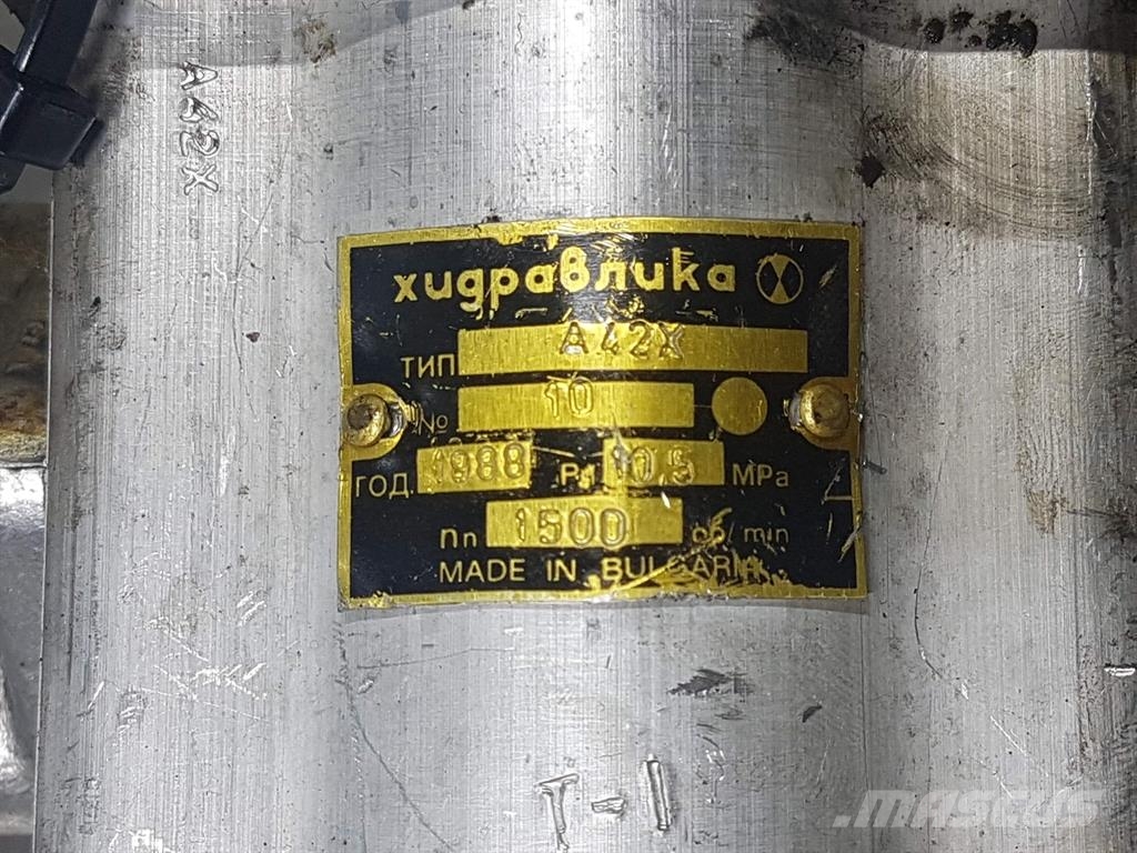 Perkins T4.236-XugpaBnuka A42X-Gearpump/Zahnradpumpe Хидравлични