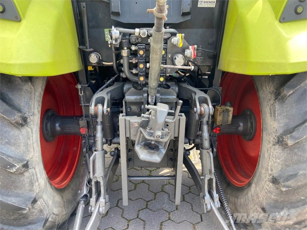 CLAAS AXOS 330 CX Traktory