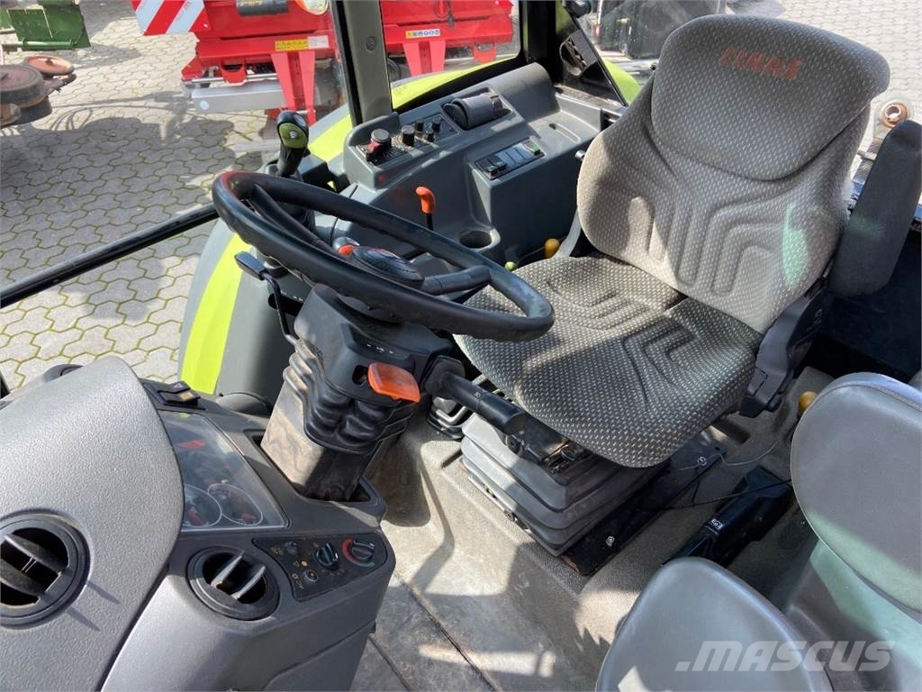 CLAAS AXOS 330 CX Traktory