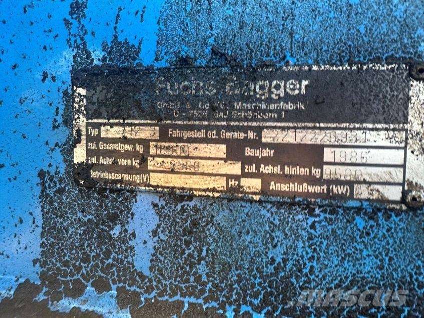 Fuchs F 712 - bewegt sich wieder - Pelle sur pneus