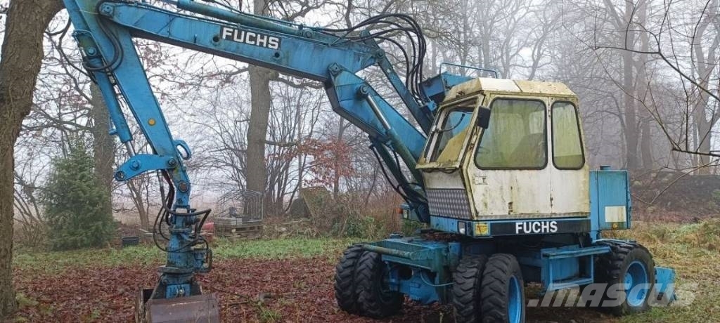 Fuchs F 712 - bewegt sich wieder - Pelle sur pneus