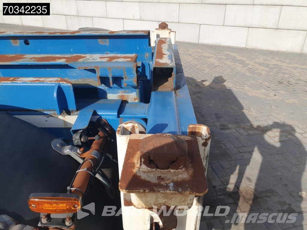 Renders - Has 3 axles Liftachse Mutl 45ft Containertrailer