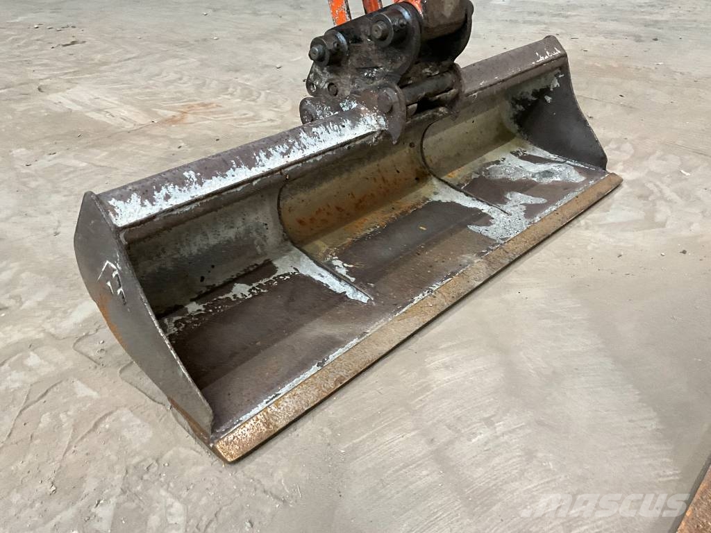 Hitachi ZX 26 U-5A حفارات صغيرة أقل من 7 طن (حفارات صغيرة)