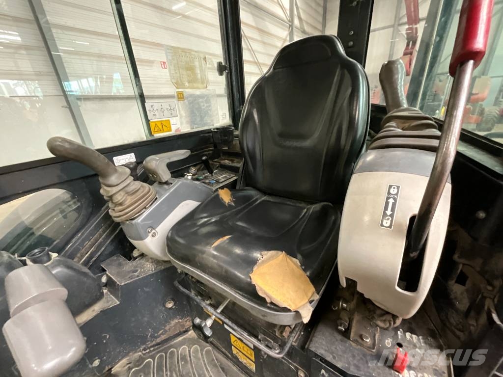 Hitachi ZX 26 U-5A حفارات صغيرة أقل من 7 طن (حفارات صغيرة)
