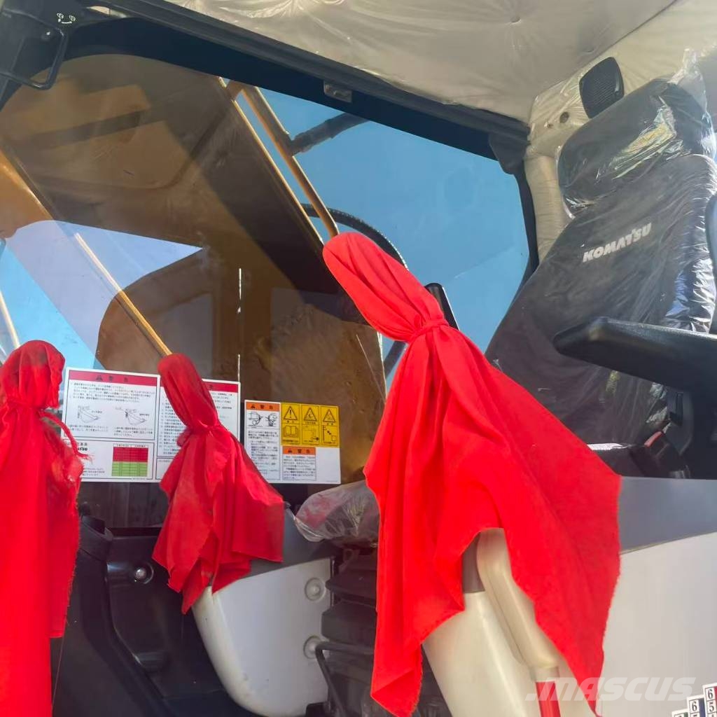 Komatsu PC 220 Bagri goseničarji