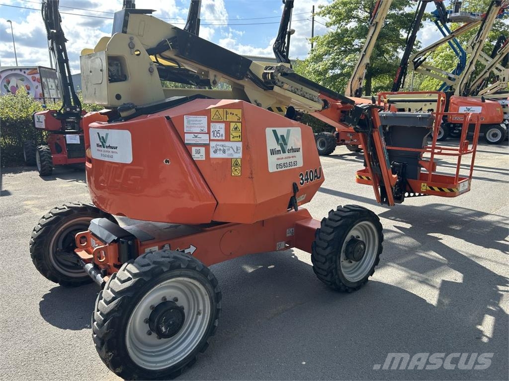 JLG 340AJ (4566) Iseliikuvad poomtõstukid