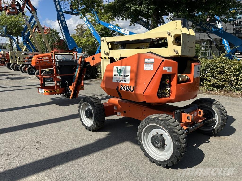 JLG 340AJ (4566) Iseliikuvad poomtõstukid