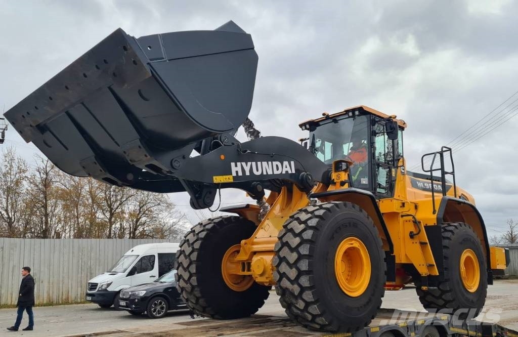 Hyundai HL980A لوادر بعجل