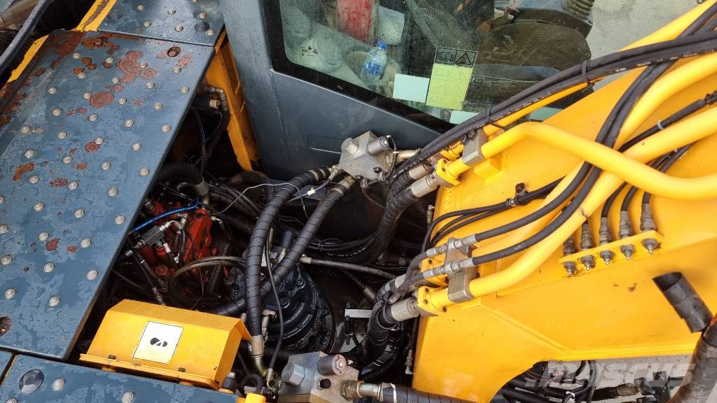 Hyundai HX 220 L Raupenbagger