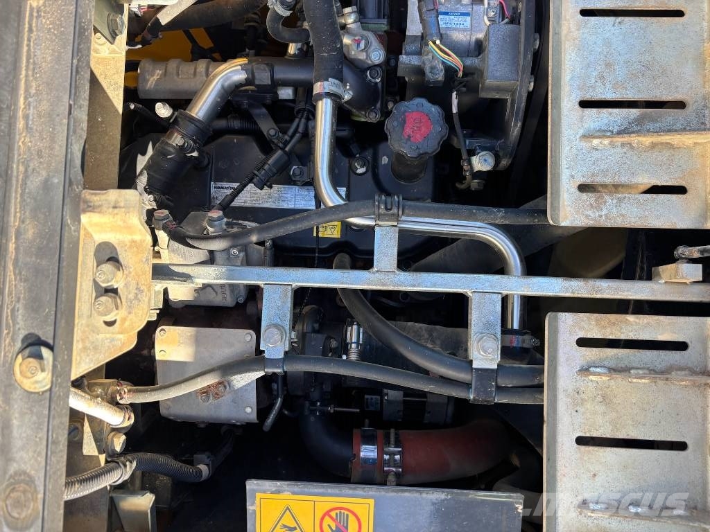 Komatsu PW 160-11 - PW160 - PW180 - PW 180 Wielgraafmachines