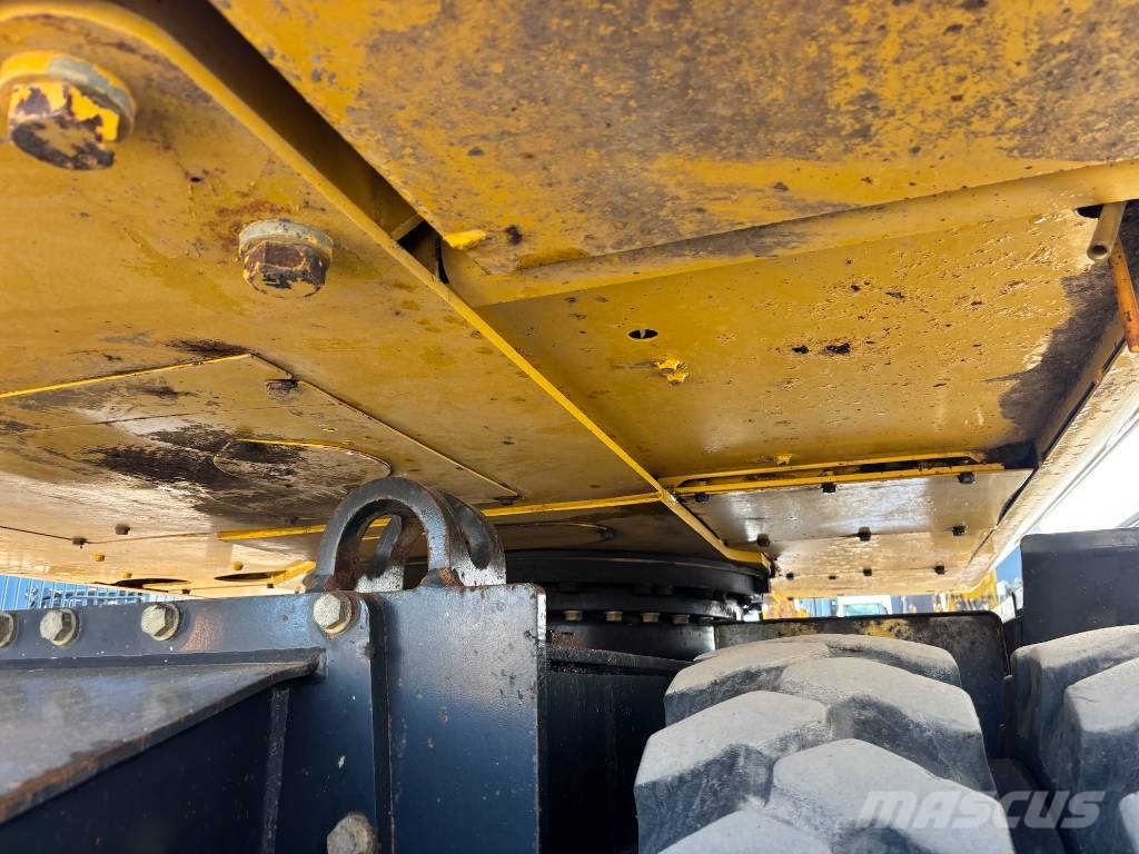 Komatsu PW 160-11 - PW160 - PW180 - PW 180 Wielgraafmachines