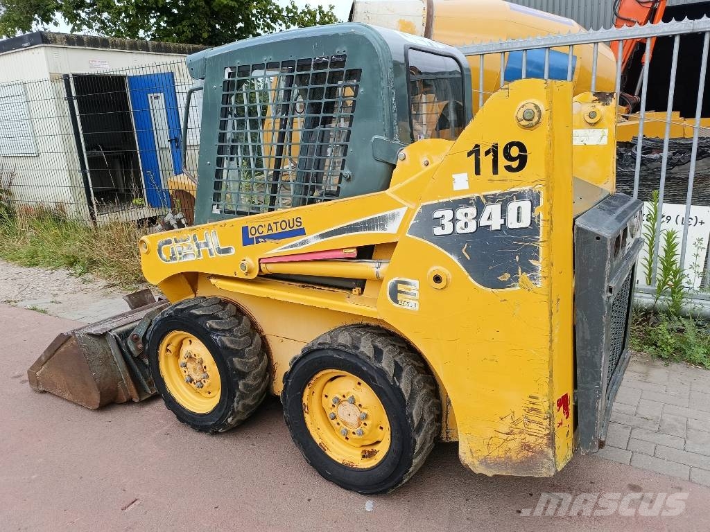 Gehl 3840 schranklader bobcat skidsteer Skid steer loaders
