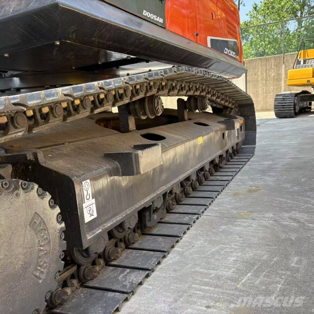 Doosan DX 300 LC Rupsgraafmachines