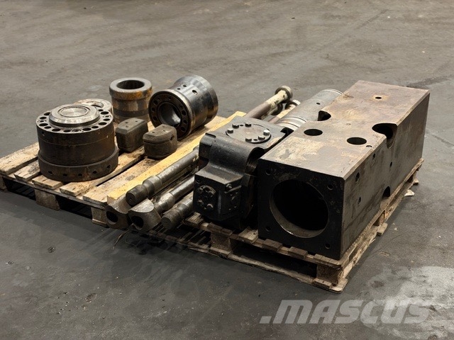Rammer USED PARTS FIT HAMMERR RAMMER 3800 KG مطارق / كسارات