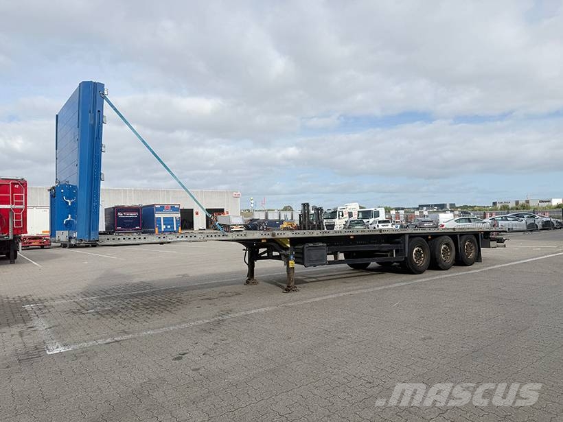 Schmitz 3 axle Flatbed / Flachbettauflieger Madelpoolhaagised