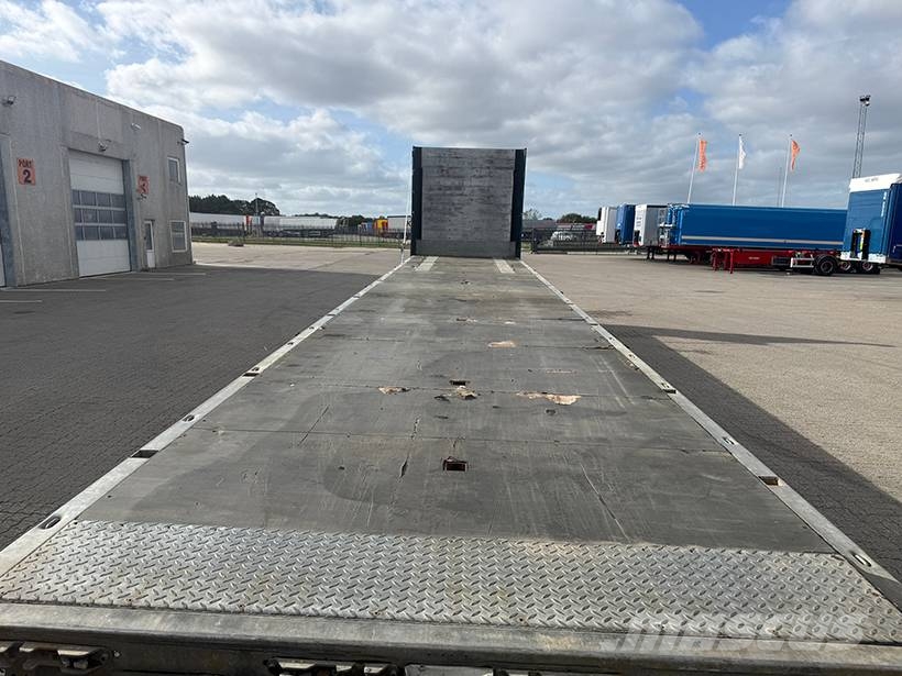 Schmitz 3 axle Flatbed / Flachbettauflieger Madelpoolhaagised