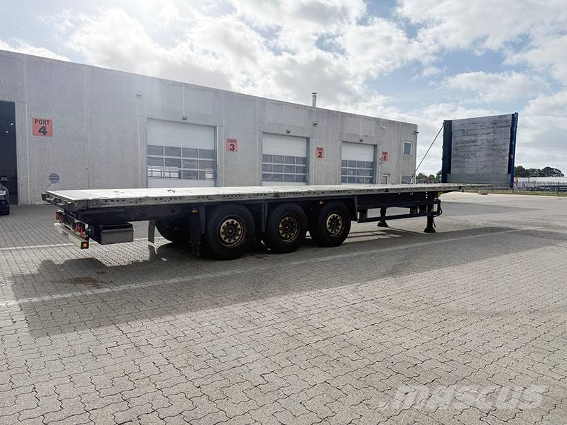 Schmitz 3 axle Flatbed / Flachbettauflieger Madelpoolhaagised