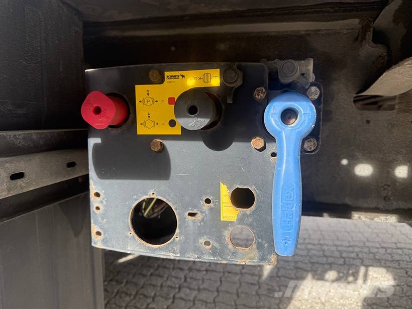 Schmitz 3 axle Flatbed / Flachbettauflieger Madelpoolhaagised