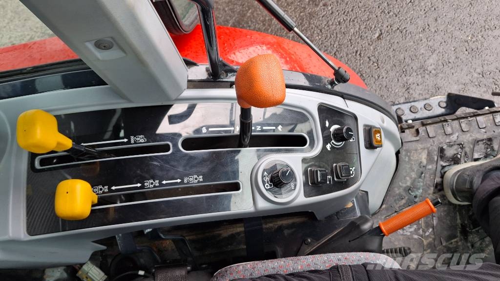 Massey Ferguson 1735 + Isme 90 etukuormain Ajettu vain 160h トラクター