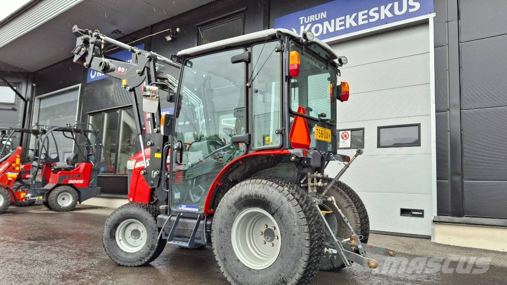 Massey Ferguson 1735 + Isme 90 etukuormain Ajettu vain 160h トラクター