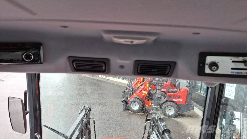 Massey Ferguson 1735 + Isme 90 etukuormain Ajettu vain 160h トラクター