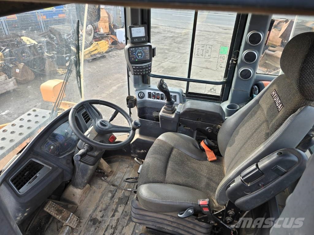 Hyundai HL 960 لوادر بعجل