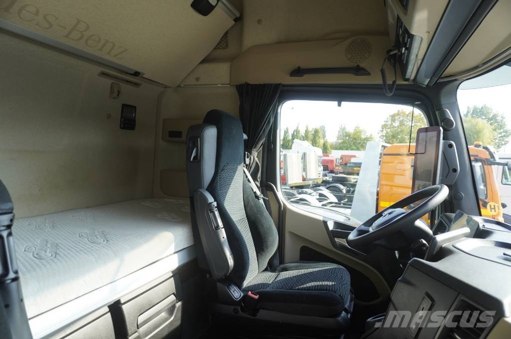 Mercedes-Benz Actros 2542 MP5 Low deck / NEW tow truck 9.4 m Flatbed lastbiler med spil