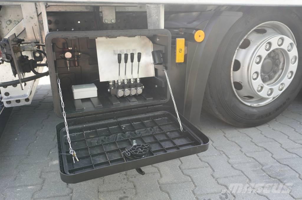 Mercedes-Benz Actros 2542 MP5 Low deck / NEW tow truck 9.4 m Flatbed lastbiler med spil