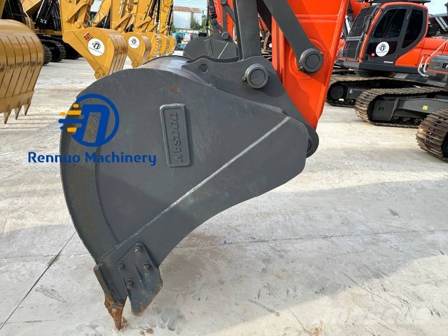 Doosan 225 LCA 履带挖掘机