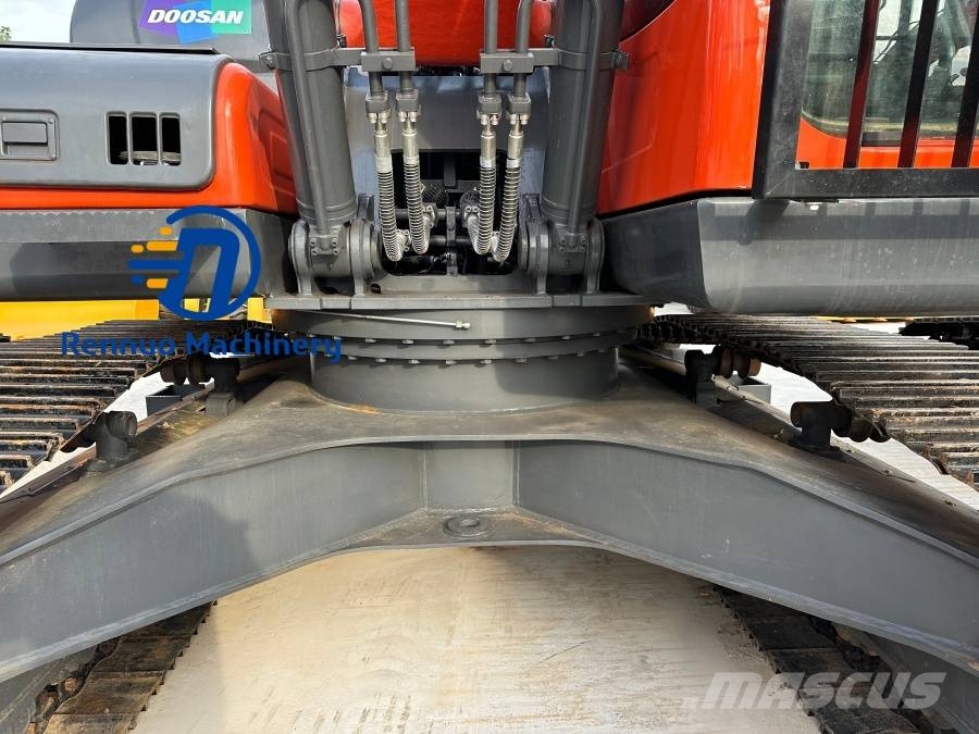 Doosan 225 LCA 履带挖掘机
