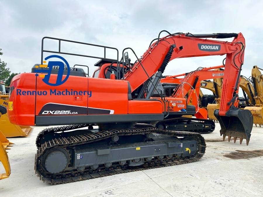 Doosan 225 LCA 履带挖掘机