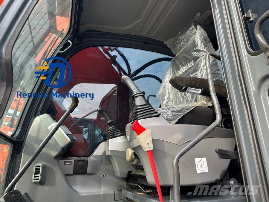 Doosan 225 LCA 履带挖掘机