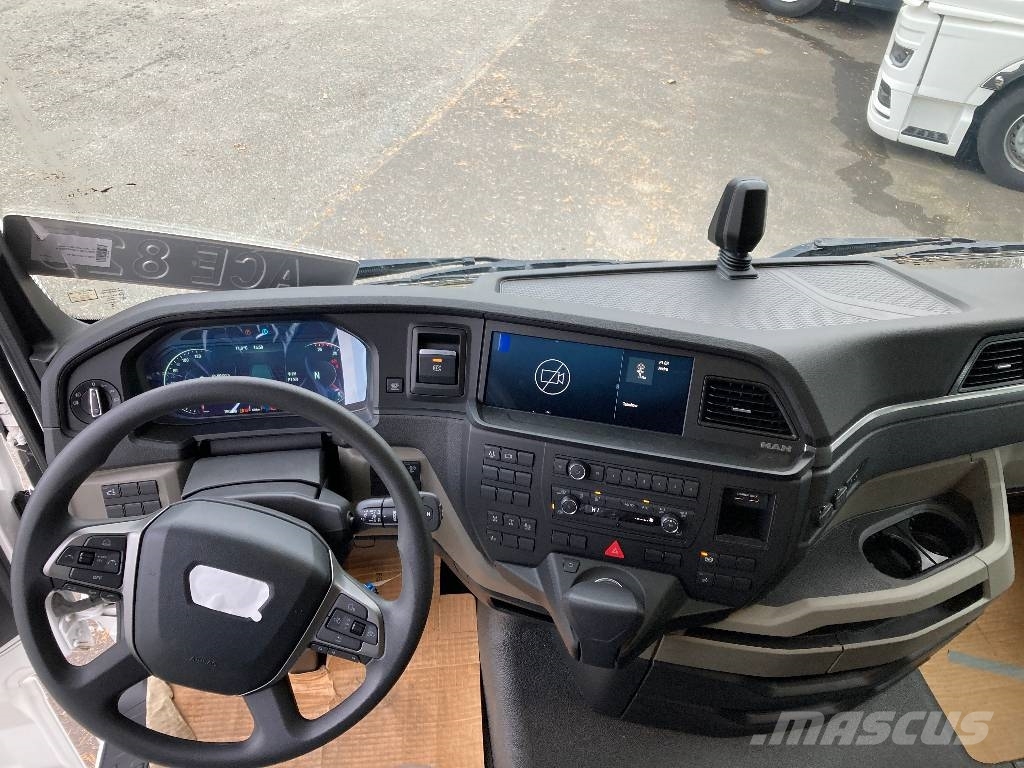 MAN TGX 35.520 8x4-4 BL CH chassi Kuorma-autoalustat
