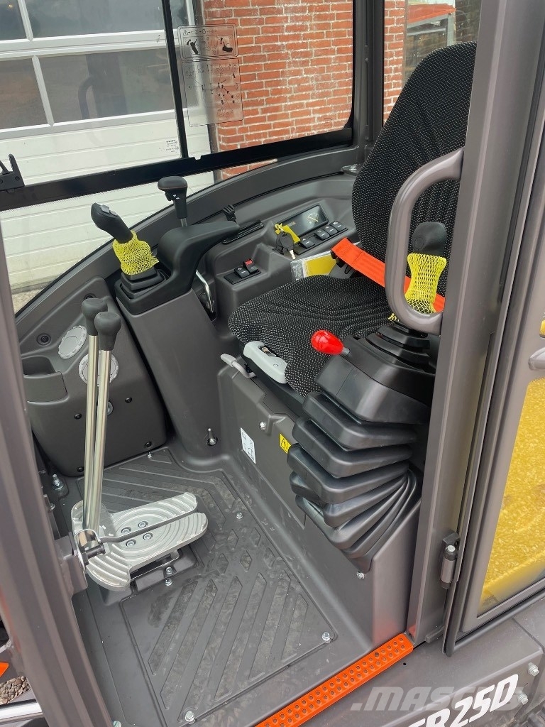 Volvo ECR25D Fabriksny Minigrävare < 7t