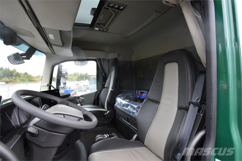 Volvo FH500 8X2 Vlakke laadvloer met kraan
