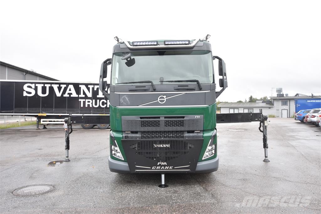Volvo FH500 8X2 Vlakke laadvloer met kraan