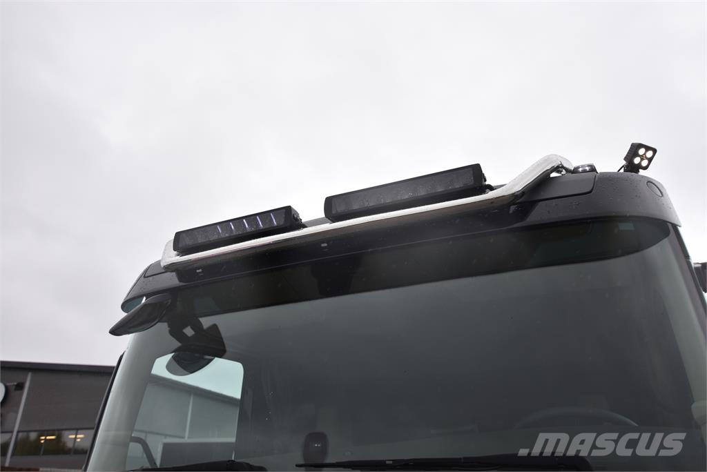 Volvo FH500 8X2 Vlakke laadvloer met kraan