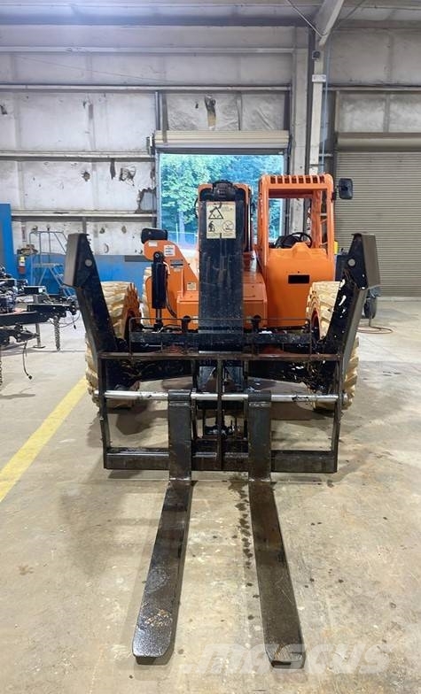 SkyTrak 10054 Telescopic handlers
