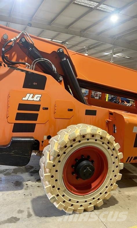 SkyTrak 10054 Telescopic handlers