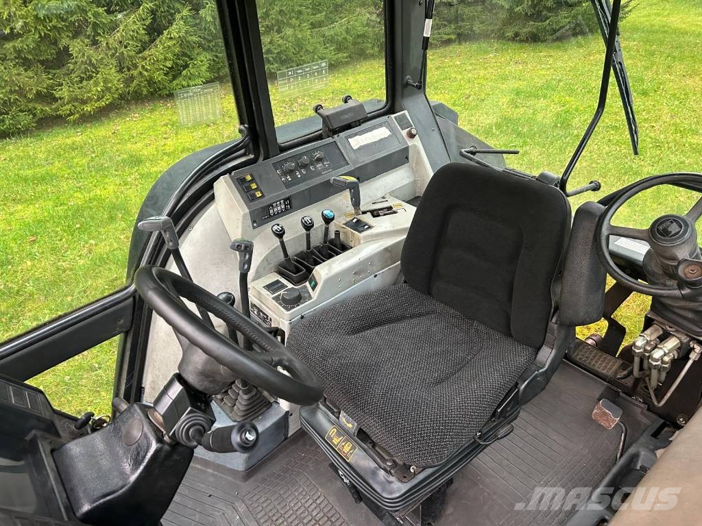 Valtra Valmet 8050 Traktori