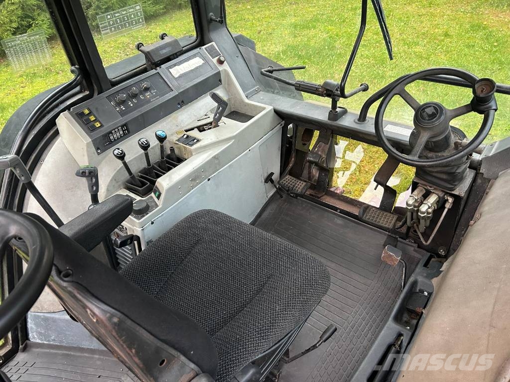 Valtra Valmet 8050 Traktori