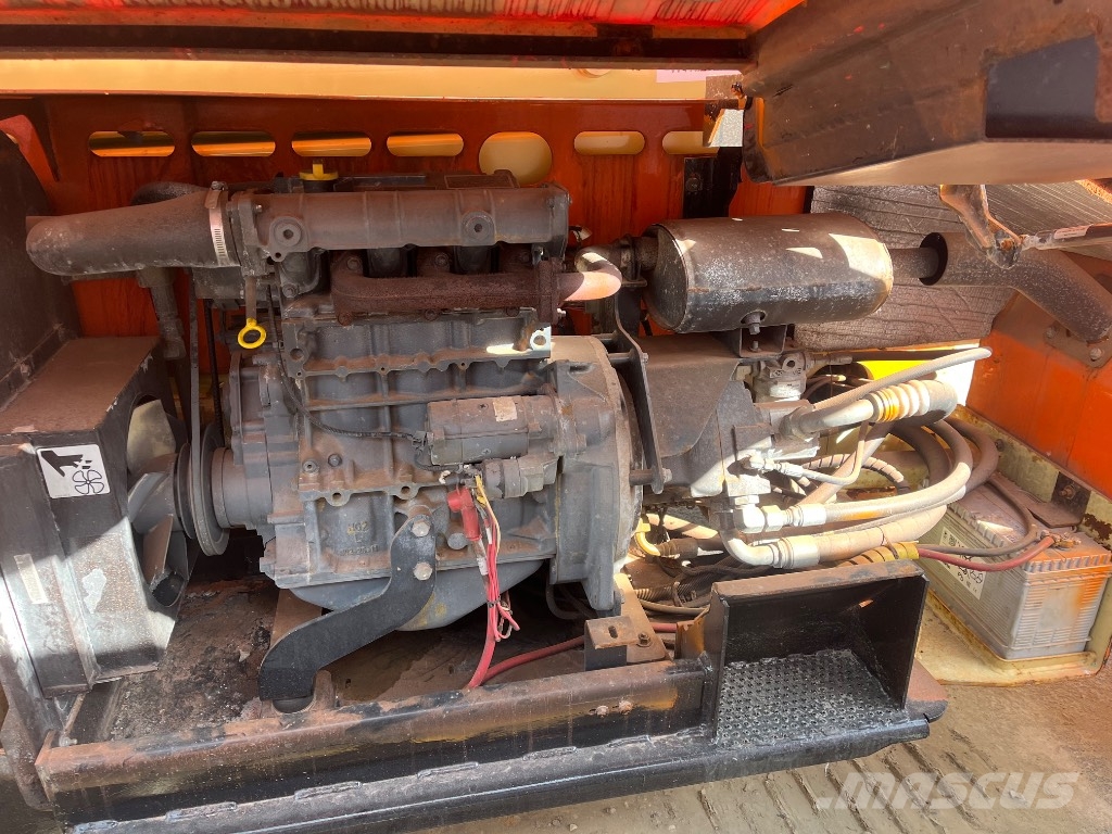 JLG 4394 RT 剪叉式升降机