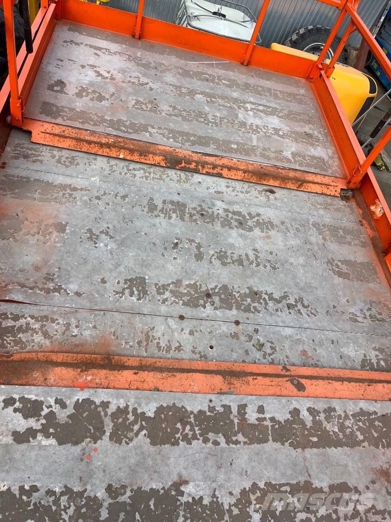 JLG 4394 RT 剪叉式升降机