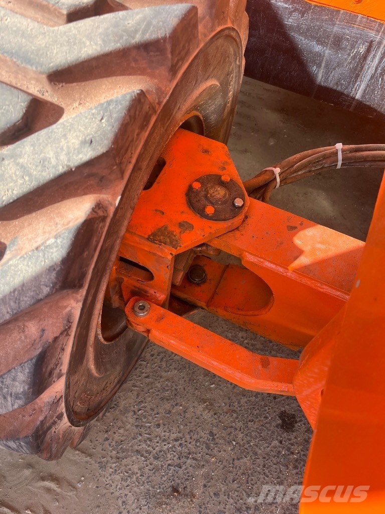 JLG 4394 RT 剪叉式升降机