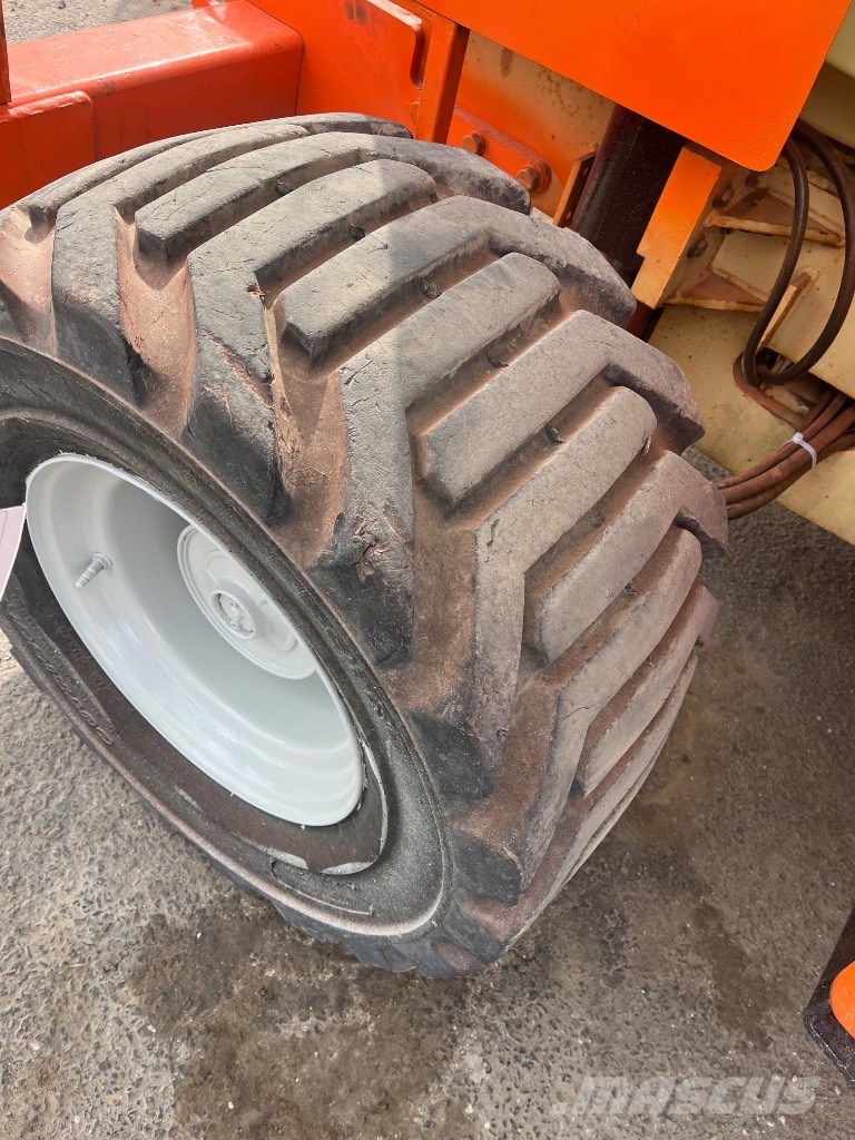 JLG 4394 RT 剪叉式升降机