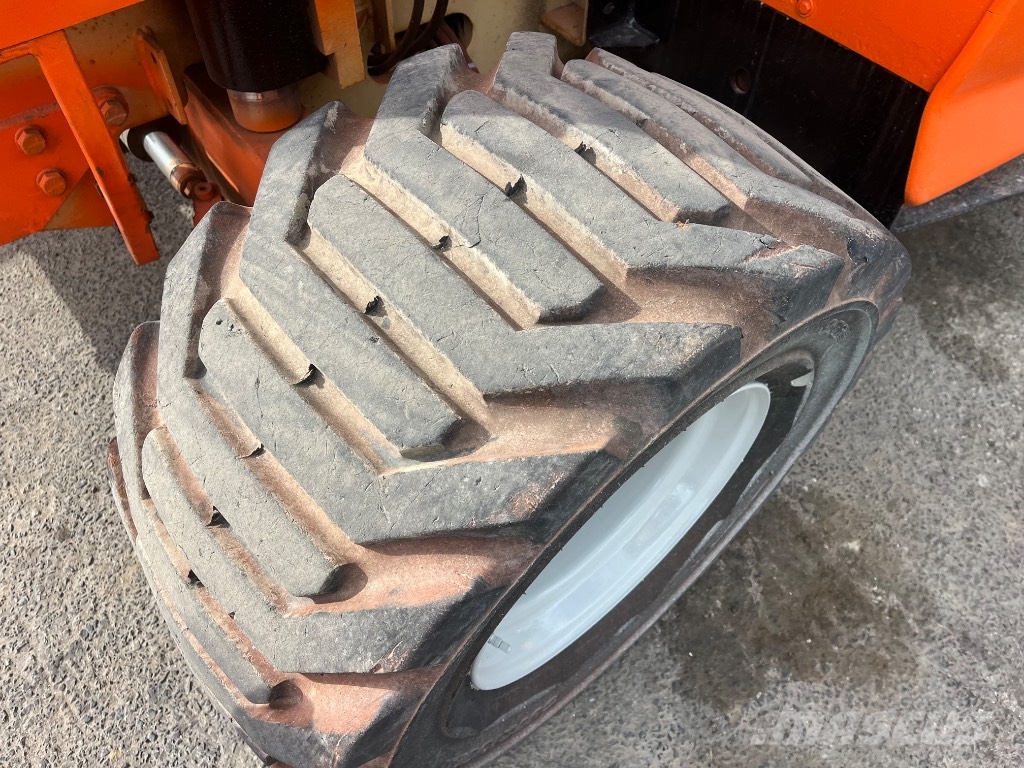 JLG 4394 RT 剪叉式升降机