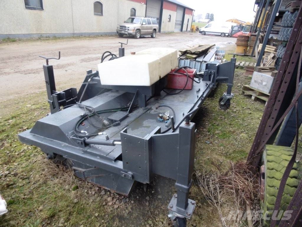 okänt 2700 Četke