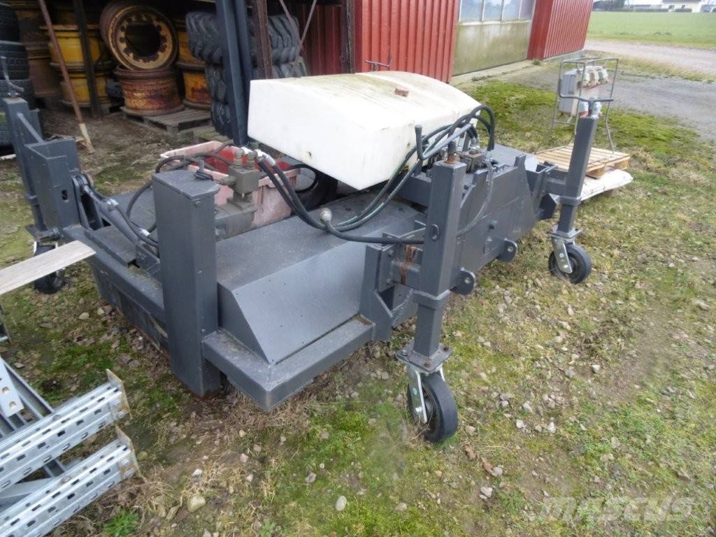 okänt 2700 Četke